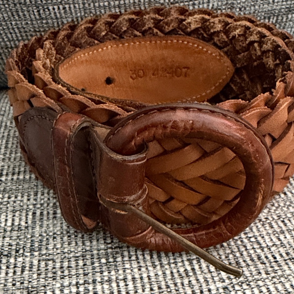 VTG Brighton Brown Leather
Woven Belt 42407 Size 30
Width 1.5"